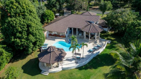 5-BR Casa de Campo Villa with Pool & Jacuzzi - Chef, Bartender, Maid